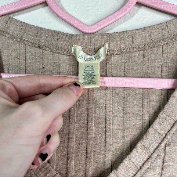 Beige V Neck Crop Top - Picture 2 of 3